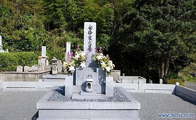 在日本，用什么笔墨清醒了你的阶级：为何皇室和顶级显然只用汉字